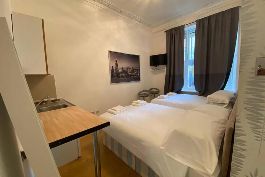 Apartment F6-comfy Ground Flr Fits 4- Near Hyde Park London
