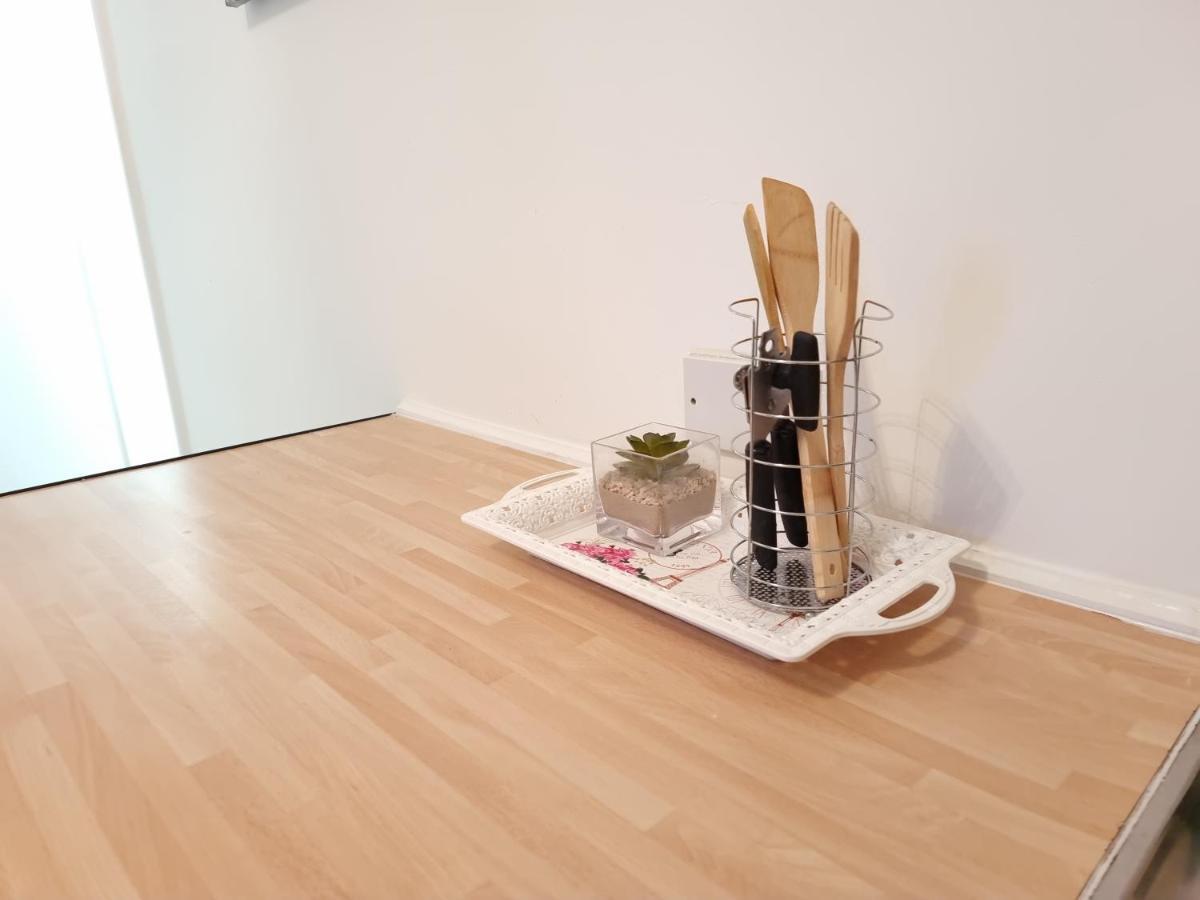 F6-comfy Ground Flr Fits 4- Near Hyde Park Apartment